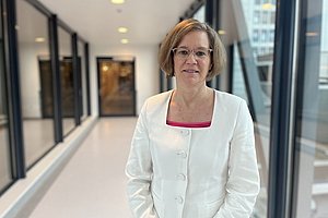 Portrait Dr. Karen Peterson im DIAKO