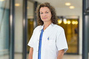 Dr. Elena Junghans